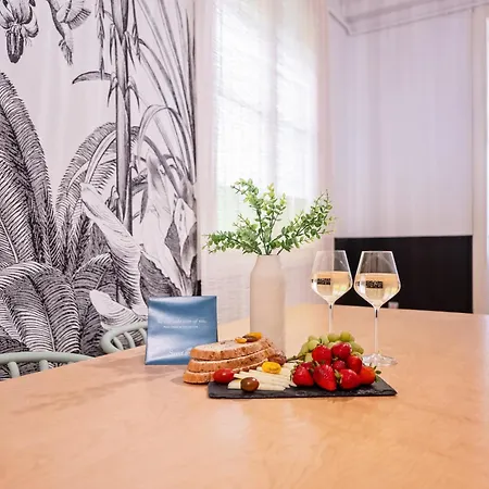 Sweett - The Roca House *